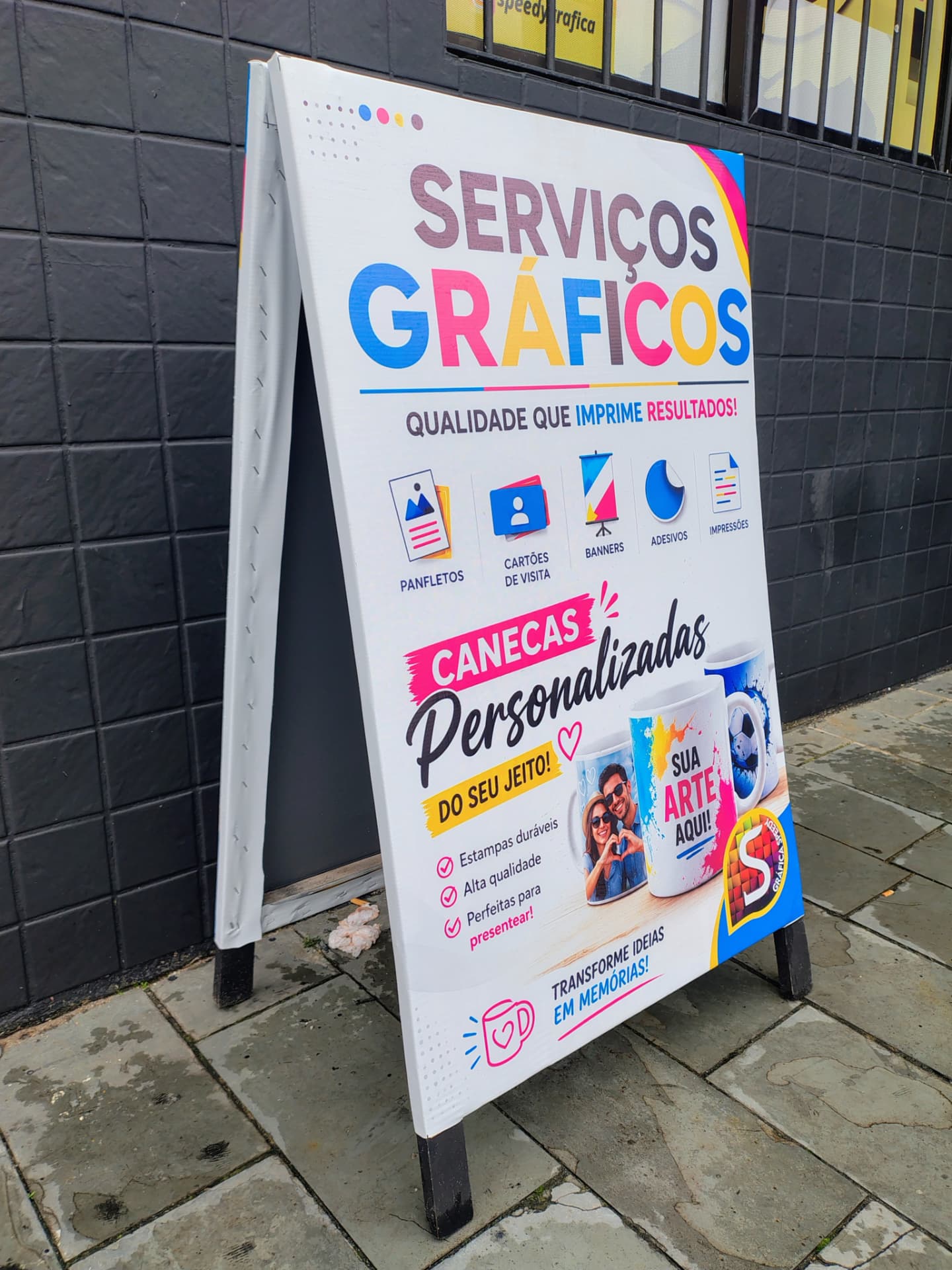 Cavalete de divulgação personalizado da Speedy Gráfica